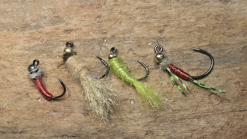 Nederste nymfer i "rigget" er bundet på AHREX MINI JIG BARBLESS 230201 nymfer